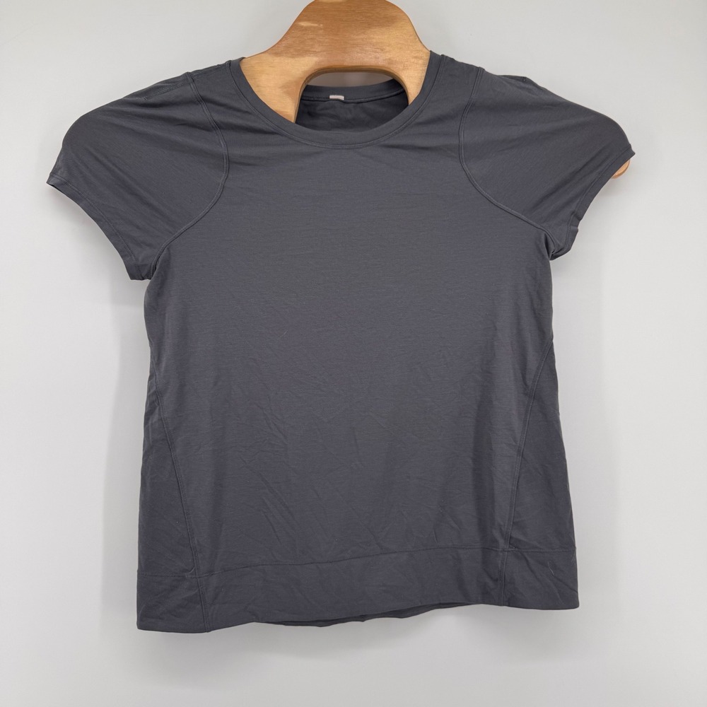 Lululemon Short Sleeve Top Womens 6 Gray Athletic Crew Neck Activewear Tee